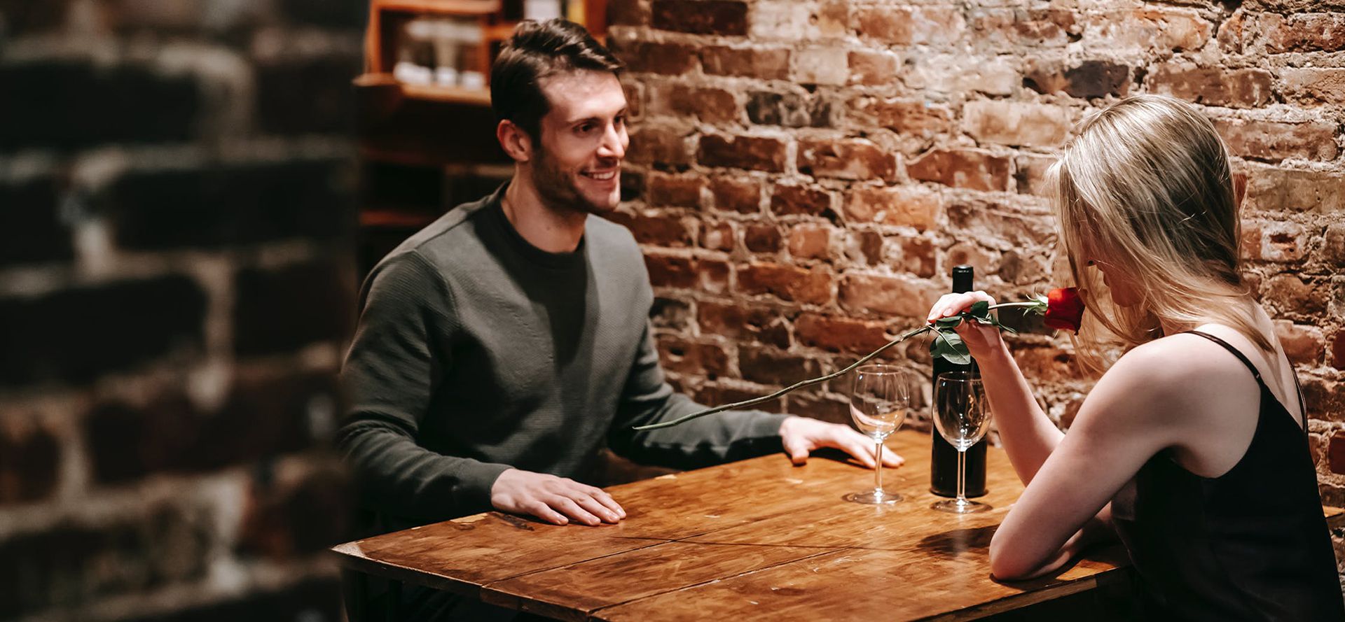 Man and woman on an effective speed dating.