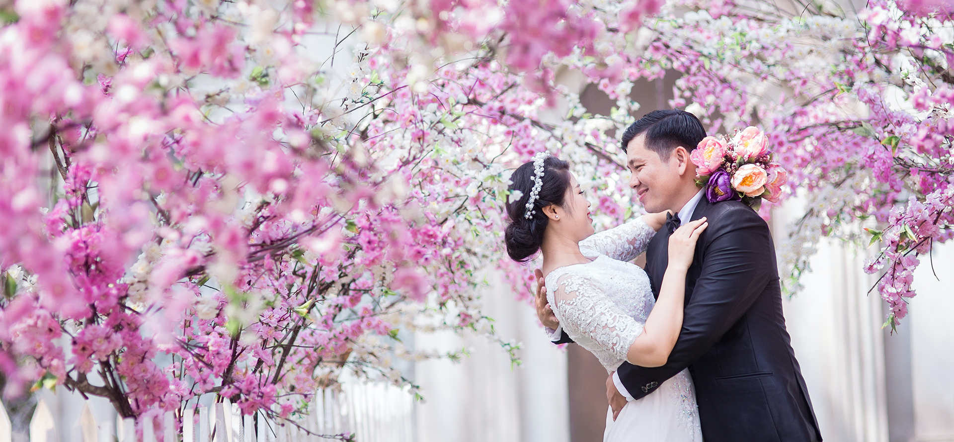 A Japanese couple celebrating their wedding.