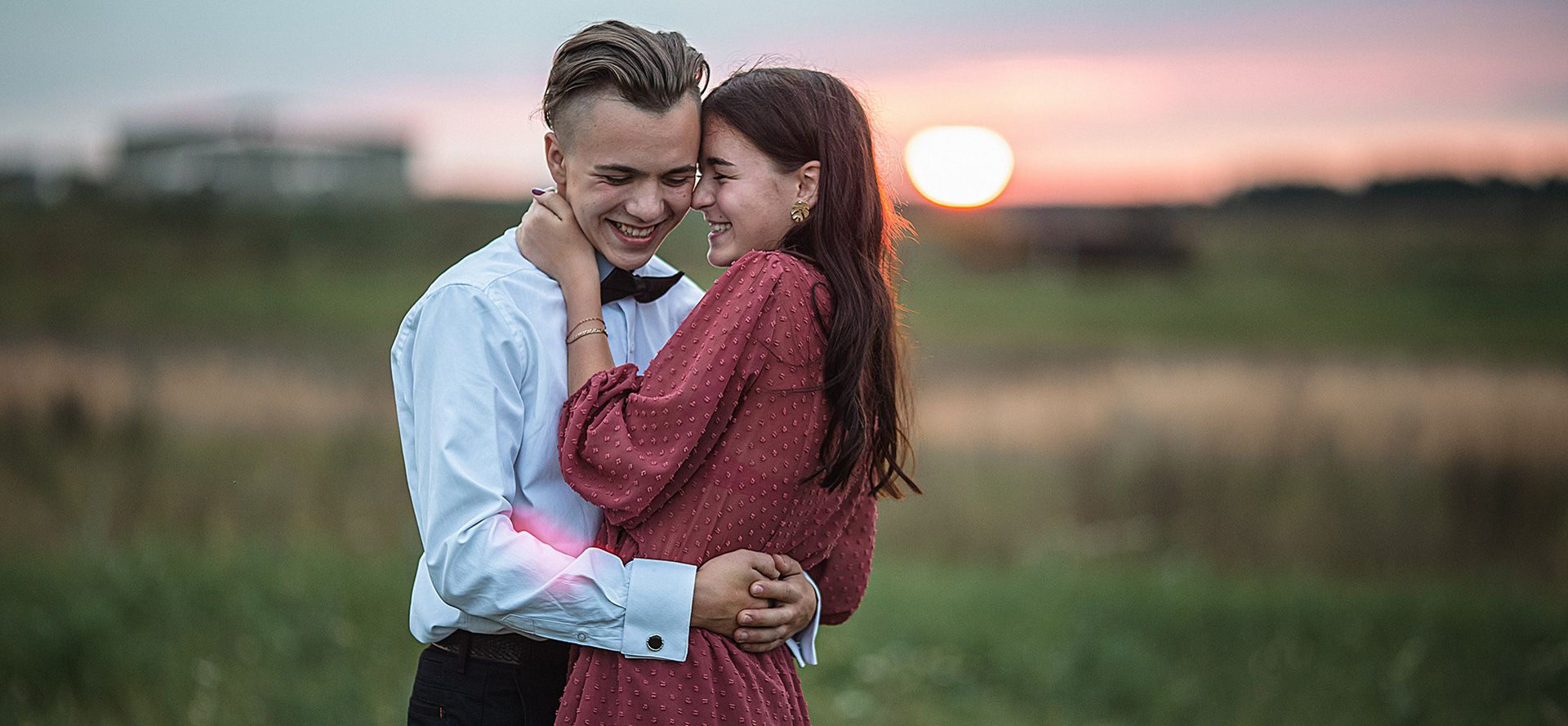 Teen date in the field.