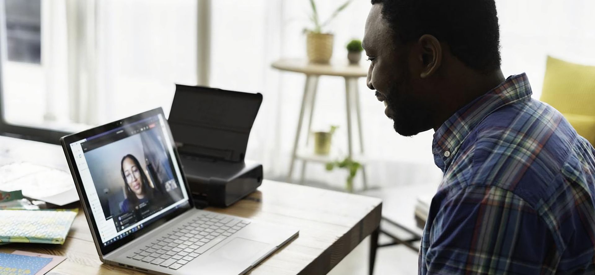 The couple is communicating via video call before meeting.